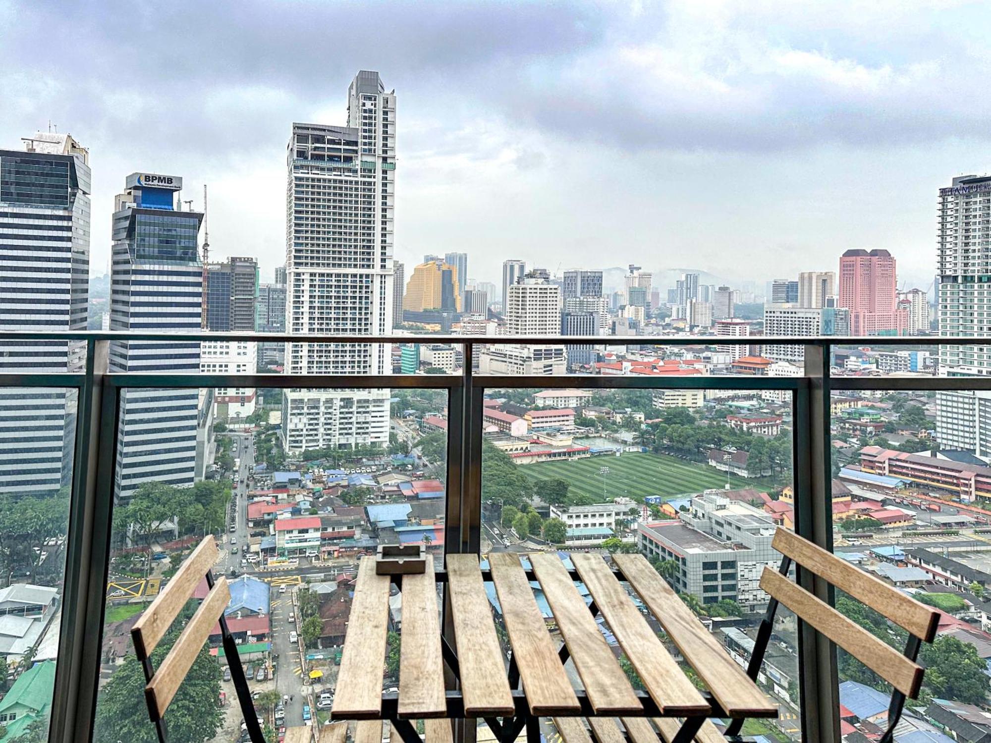 Summer Suites Klcc By Apartx Kuala Lumpur Exteriör bild